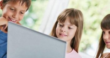 PUČE BRUKA PREKO FACEBOOKA: ČIJA SU NAŠA DJECA?